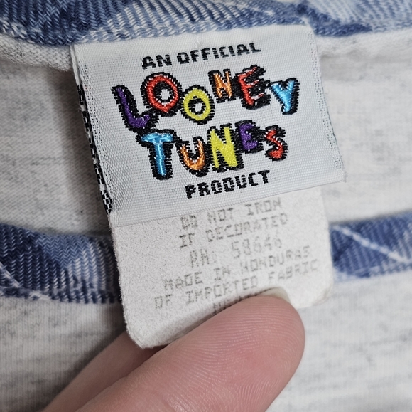 Vintage Looney Toons Tweety Bird cropped T-shirt sized M - Picture 3 of 10